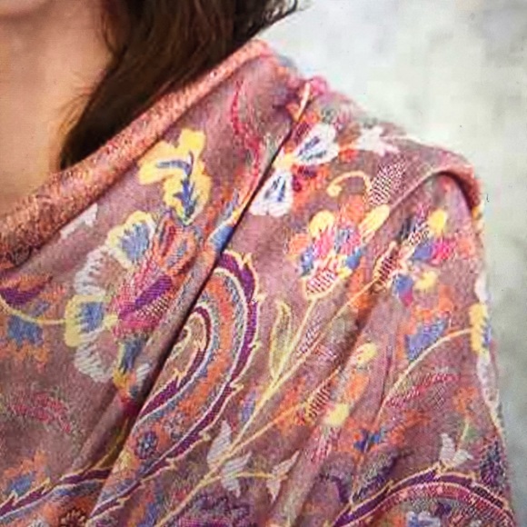Sundance New Primavera Paisley Wrap Scarf Fringed Soft - Picture 3 of 15